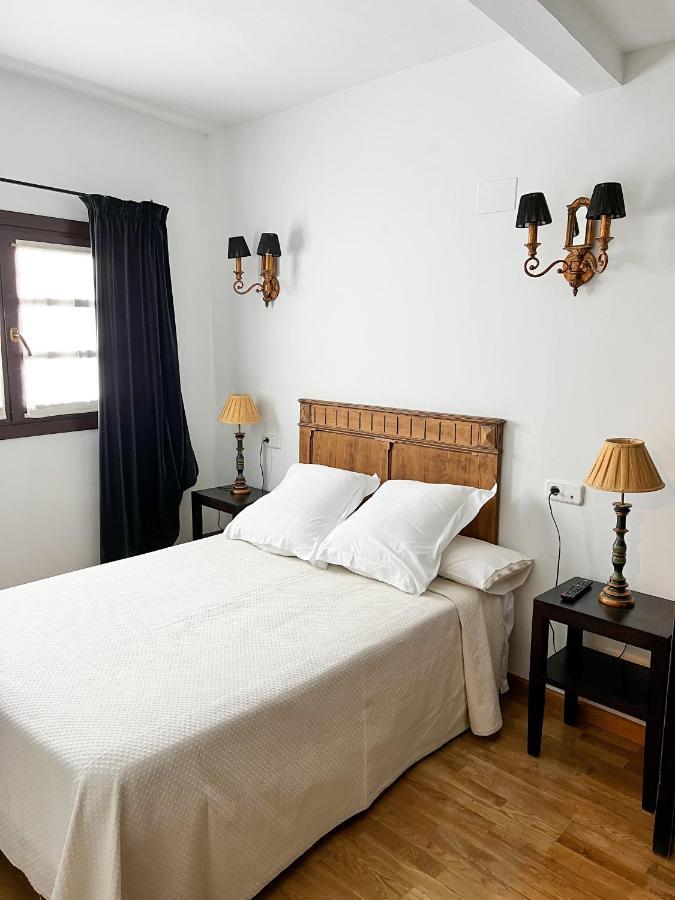 Hostal Servilia Кармона Екстер'єр фото