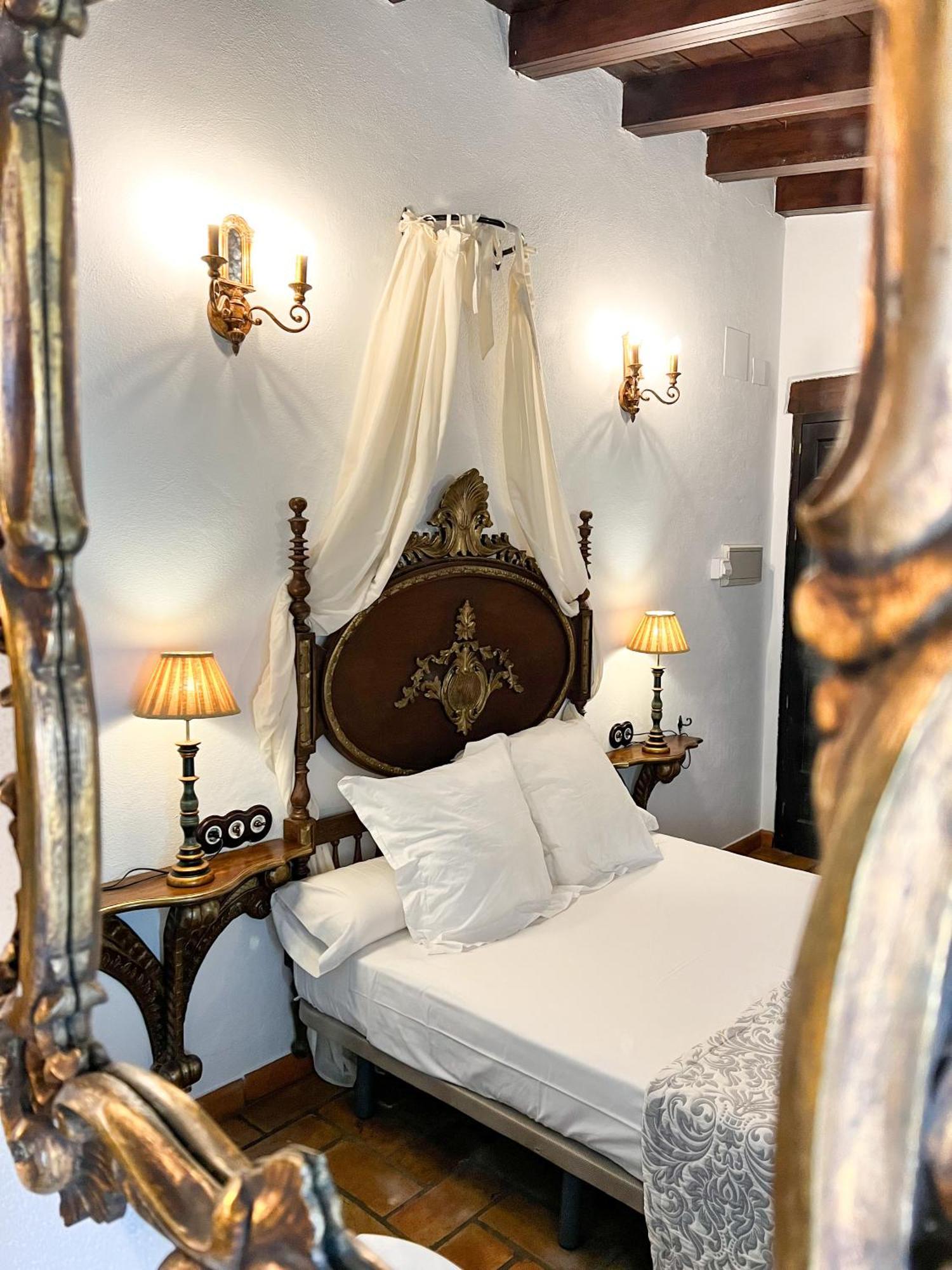 Hostal Servilia Кармона Екстер'єр фото