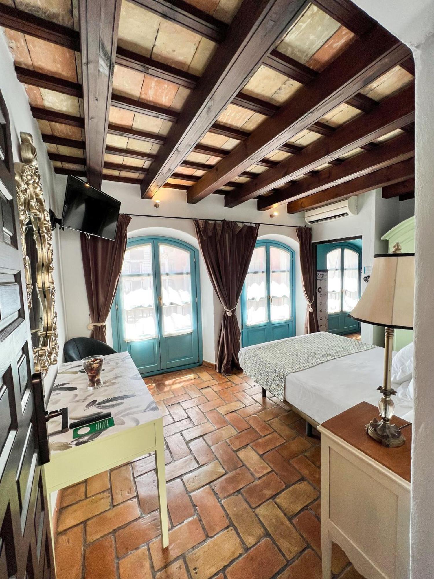 Hostal Servilia Кармона Екстер'єр фото