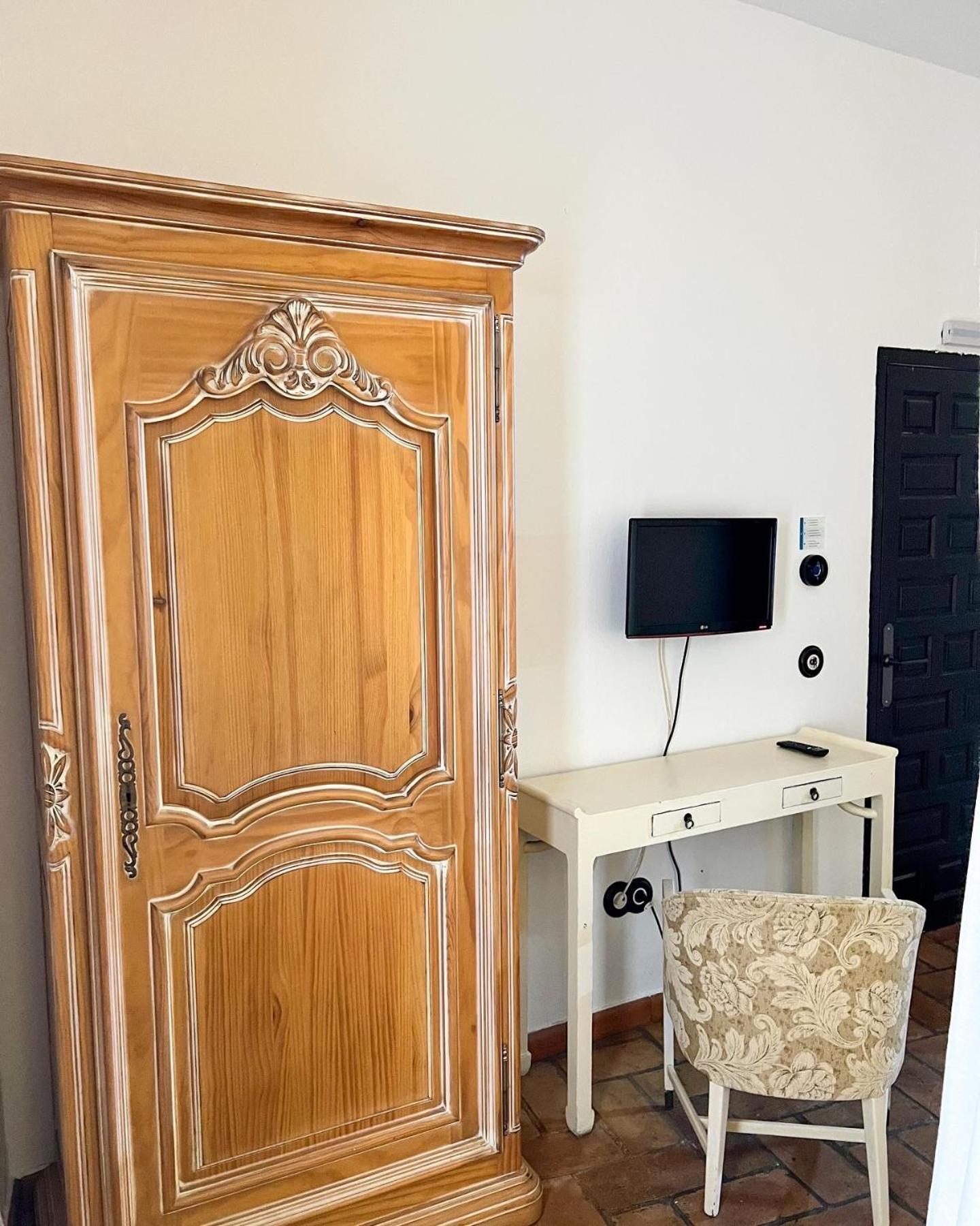 Hostal Servilia Кармона Екстер'єр фото