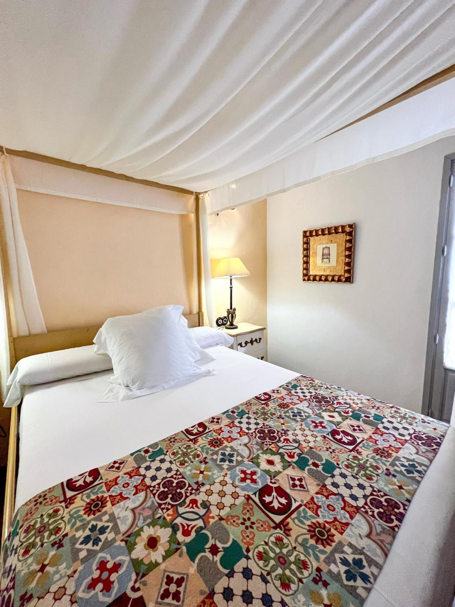 Hostal Servilia Кармона Екстер'єр фото